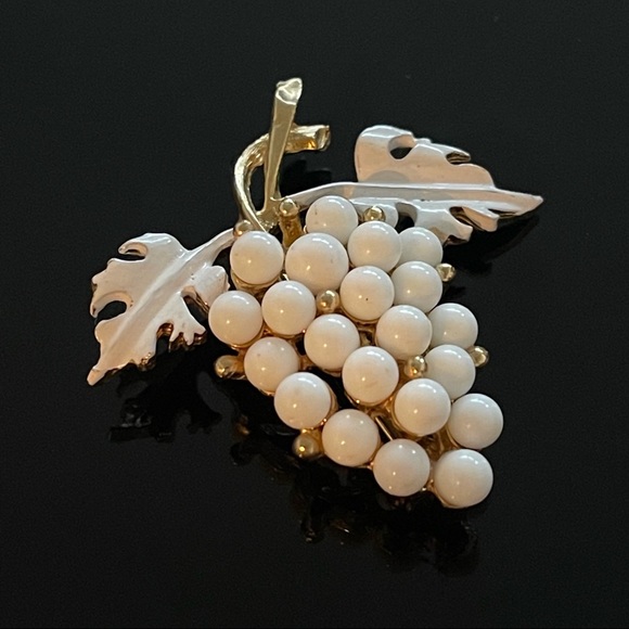 🥂 White is an Amazing Color 🥂 - Picture 10 of 13